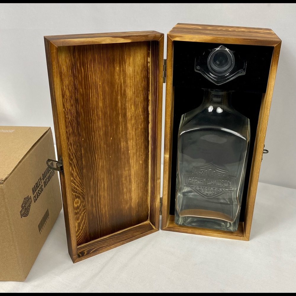 Harley Davidson 36oz Whiskey Classic Decanter w/ Original Wood Box Jar Rare